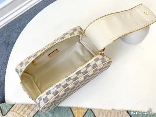 Cheap TOILETRY BAG LOUIS VUITTON 0625